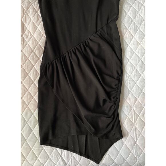 Elizabeth & James Ruched Dress - Picture 2 of 7